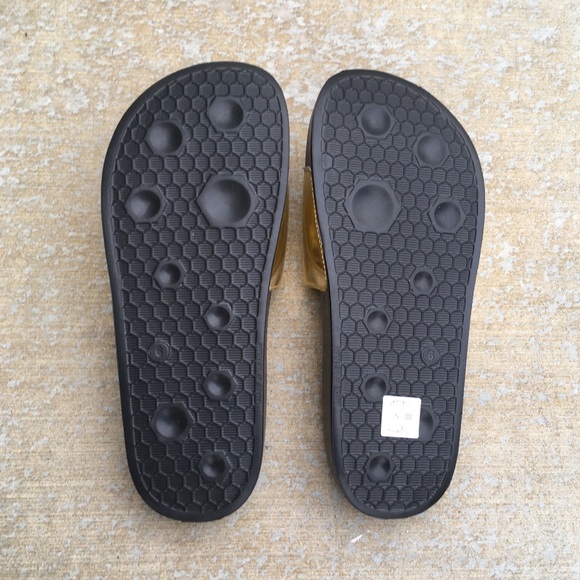 Gold Kids Puma Ledcat Jr Slides - Picture 3 of 8